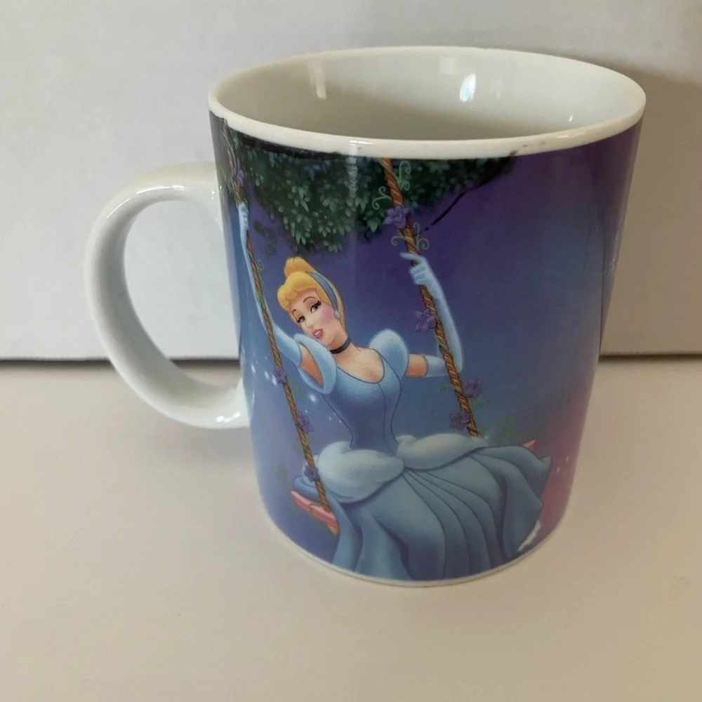 Disney Cinderella mug - Picture 2 of 2
